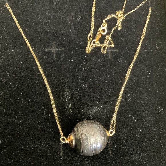 Large Black Pearl from South Sea Tahitian on 14k solid gold chain - Picture 4 of 6